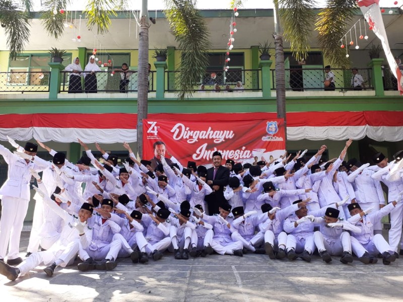 Upacara Peringatan HUT Republik Indonesia Ke-74